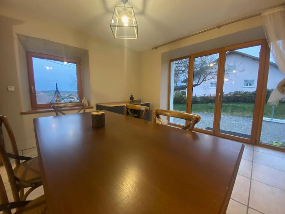 Logement Dans Maison + Exterieur Orchamps-Vennes Luaran gambar