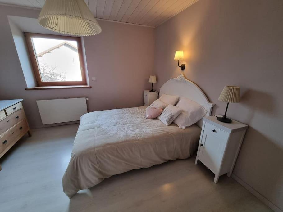 Logement Dans Maison + Exterieur Orchamps-Vennes Luaran gambar