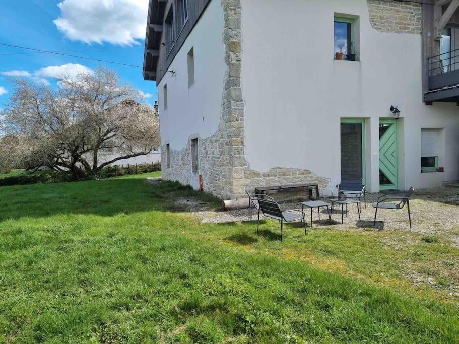 Logement Dans Maison + Exterieur Orchamps-Vennes Luaran gambar