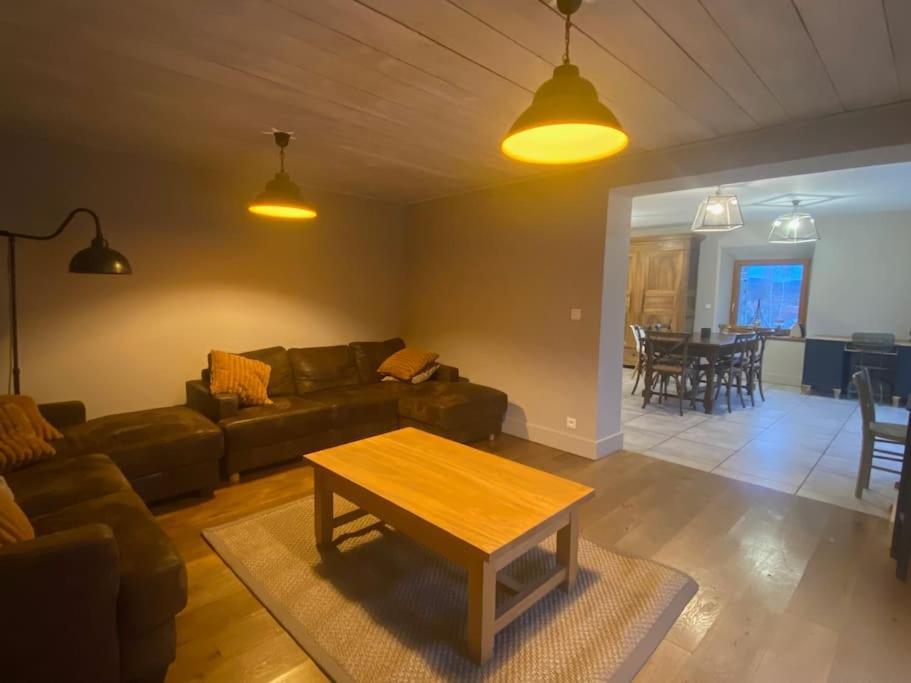 Logement Dans Maison + Exterieur Orchamps-Vennes Luaran gambar