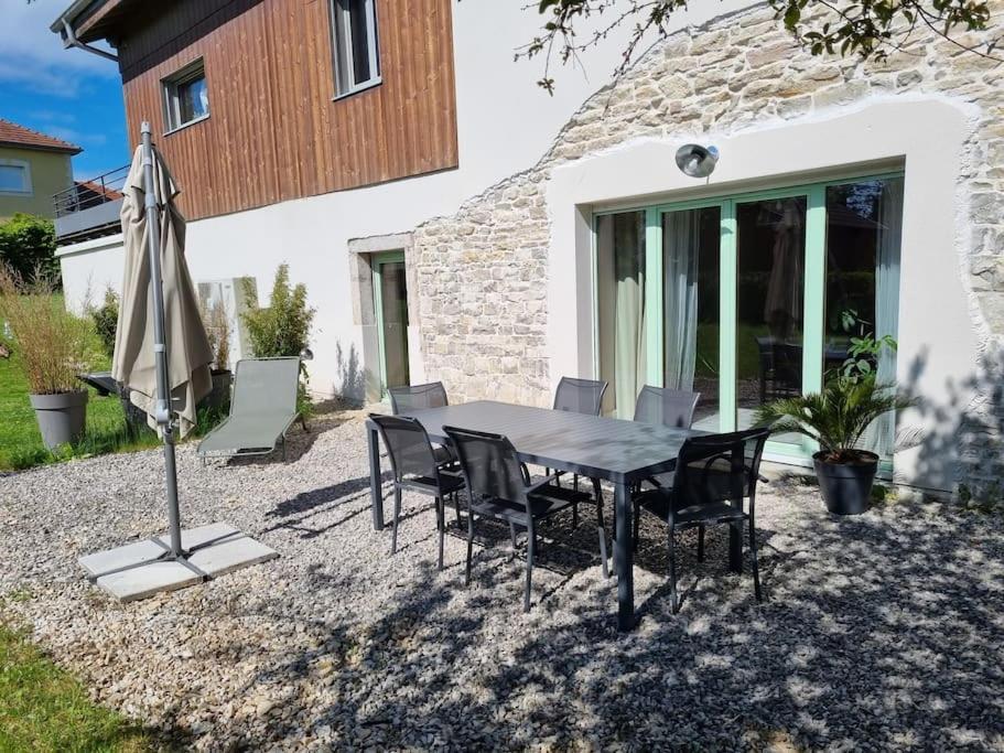 Logement Dans Maison + Exterieur Orchamps-Vennes Luaran gambar