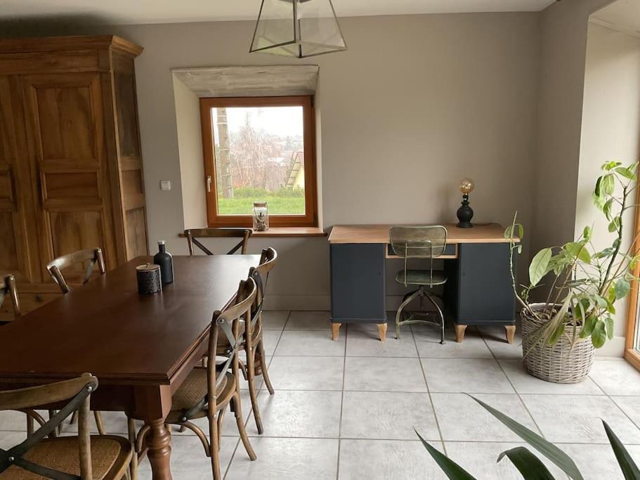 Logement Dans Maison + Exterieur Orchamps-Vennes Luaran gambar