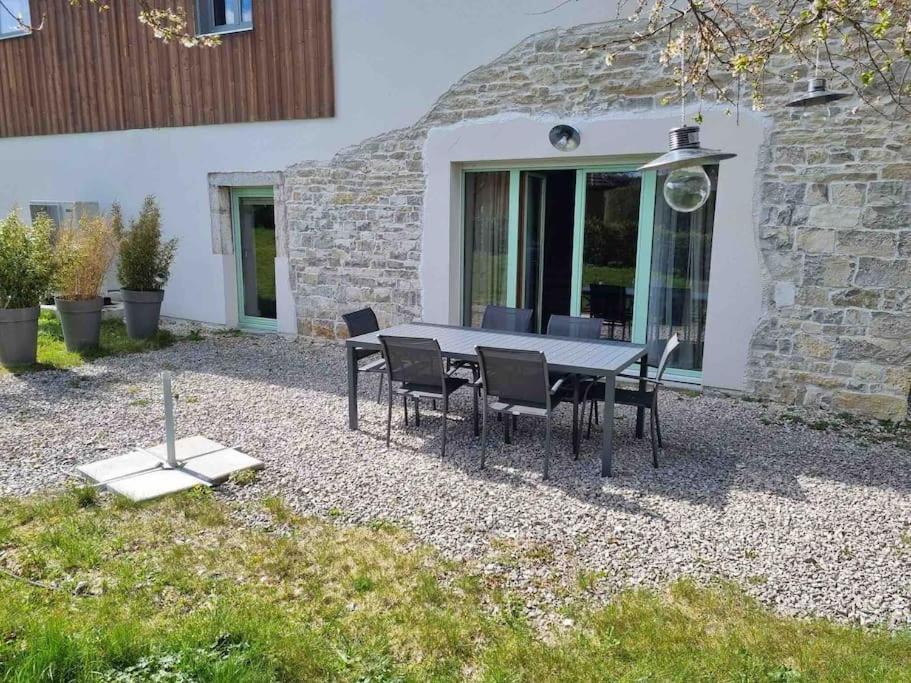 Logement Dans Maison + Exterieur Orchamps-Vennes Luaran gambar